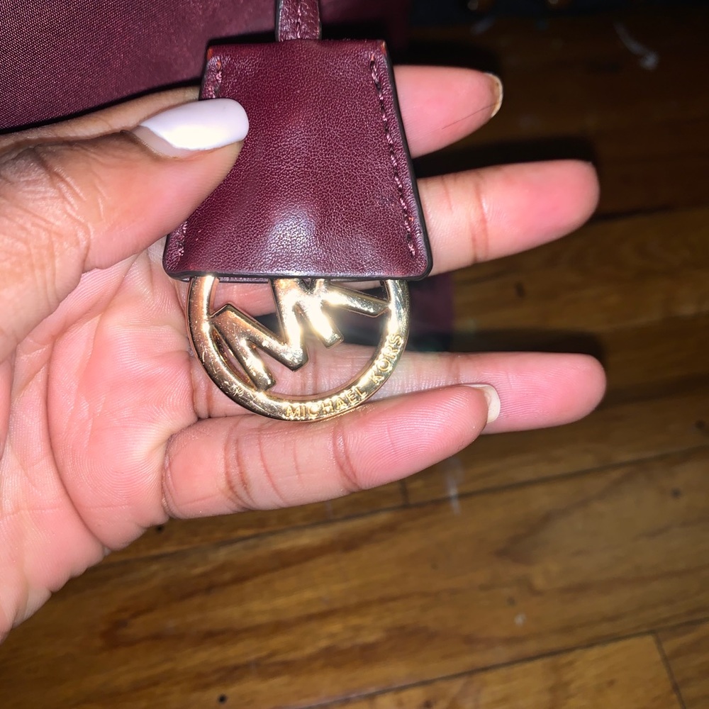 PRE OWNED BURGUNDY MICHAEL KORS TOTE BAG - Picture 3 of 5